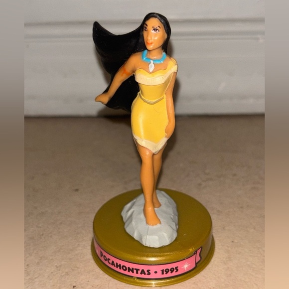 Disney Other - Disney Pocahontas Figurine